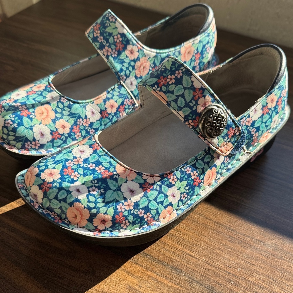 Alegria Paloma style floral pattern size EU 36 (US 6-6.5)